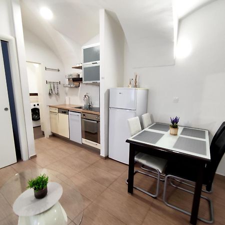 Studio Apartment Sisters 3-4 Любляна Екстер'єр фото