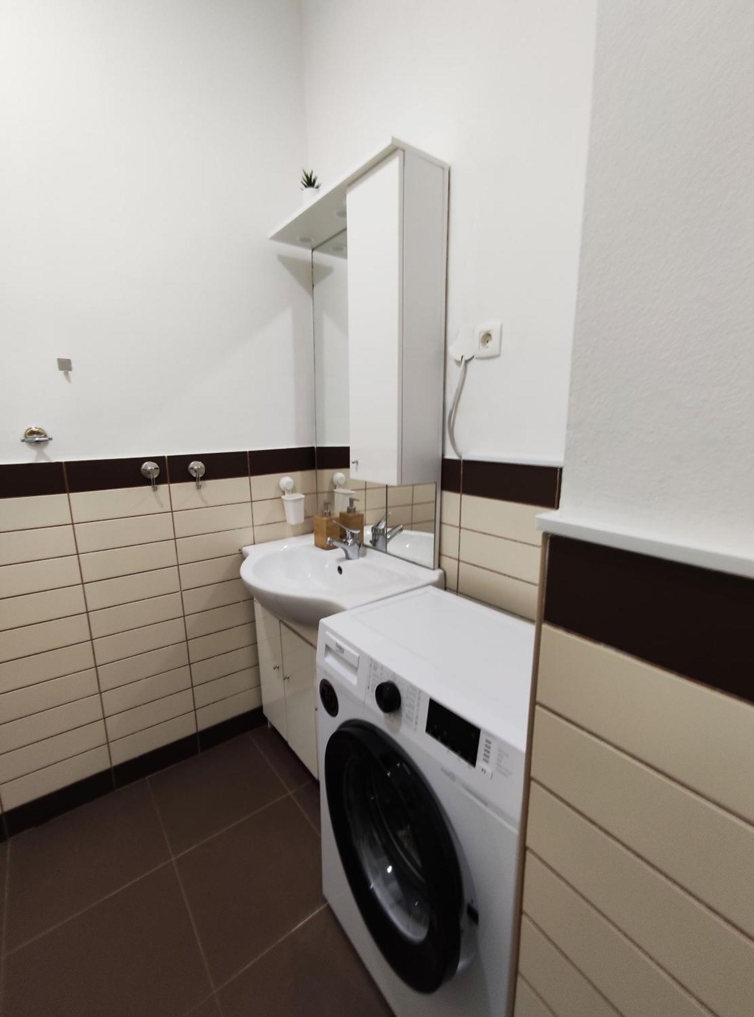 Studio Apartment Sisters 3-4 Любляна Екстер'єр фото