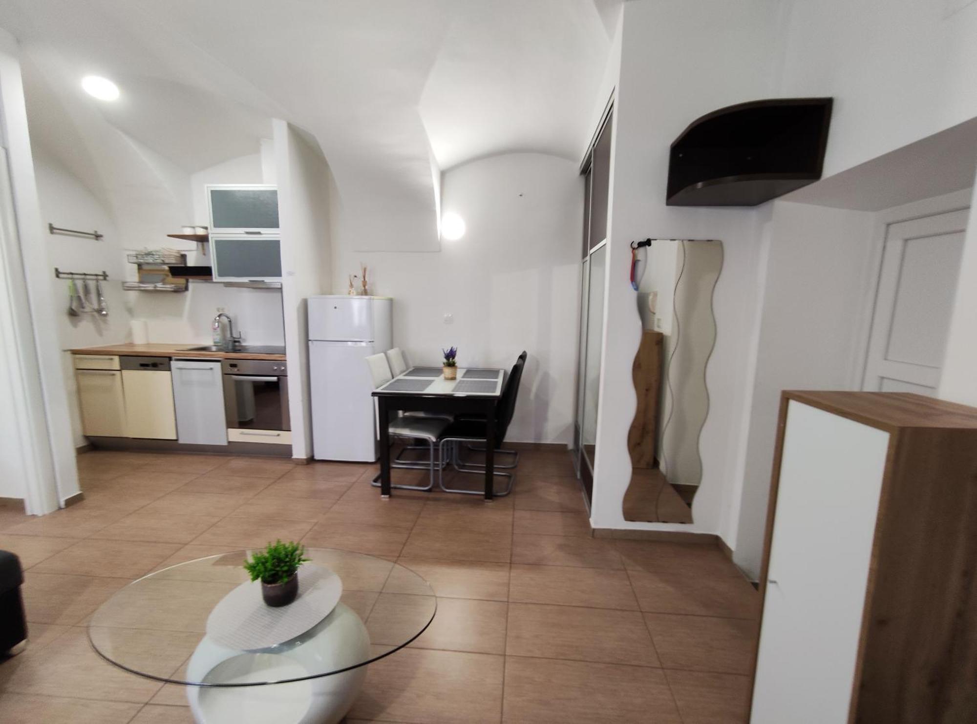 Studio Apartment Sisters 3-4 Любляна Екстер'єр фото