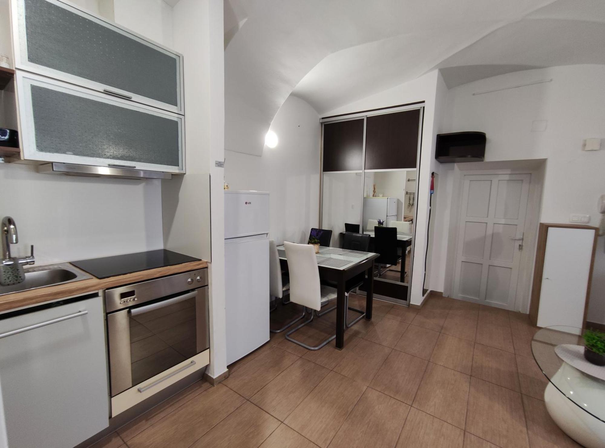Studio Apartment Sisters 3-4 Любляна Екстер'єр фото
